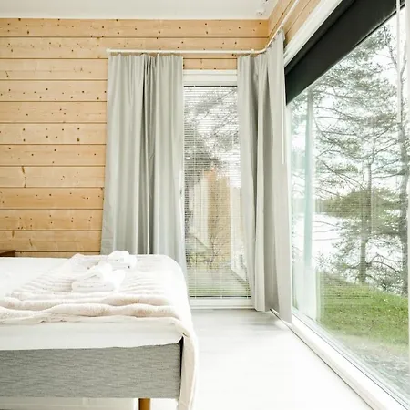Riverside Log Villa, Sauna By Lapland Host *