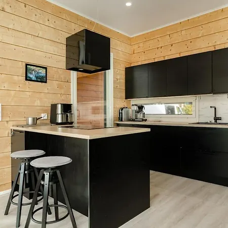 Riverside Log Villa, Sauna By Lapland Host Apartment
