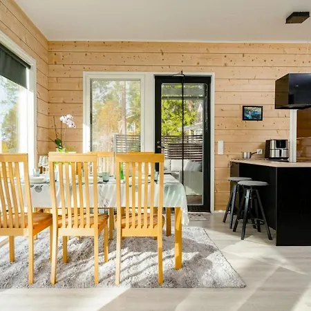 Riverside Log Villa, Sauna By Lapland Host *