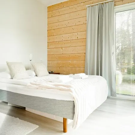 Riverside Log Villa, Sauna By Lapland Host